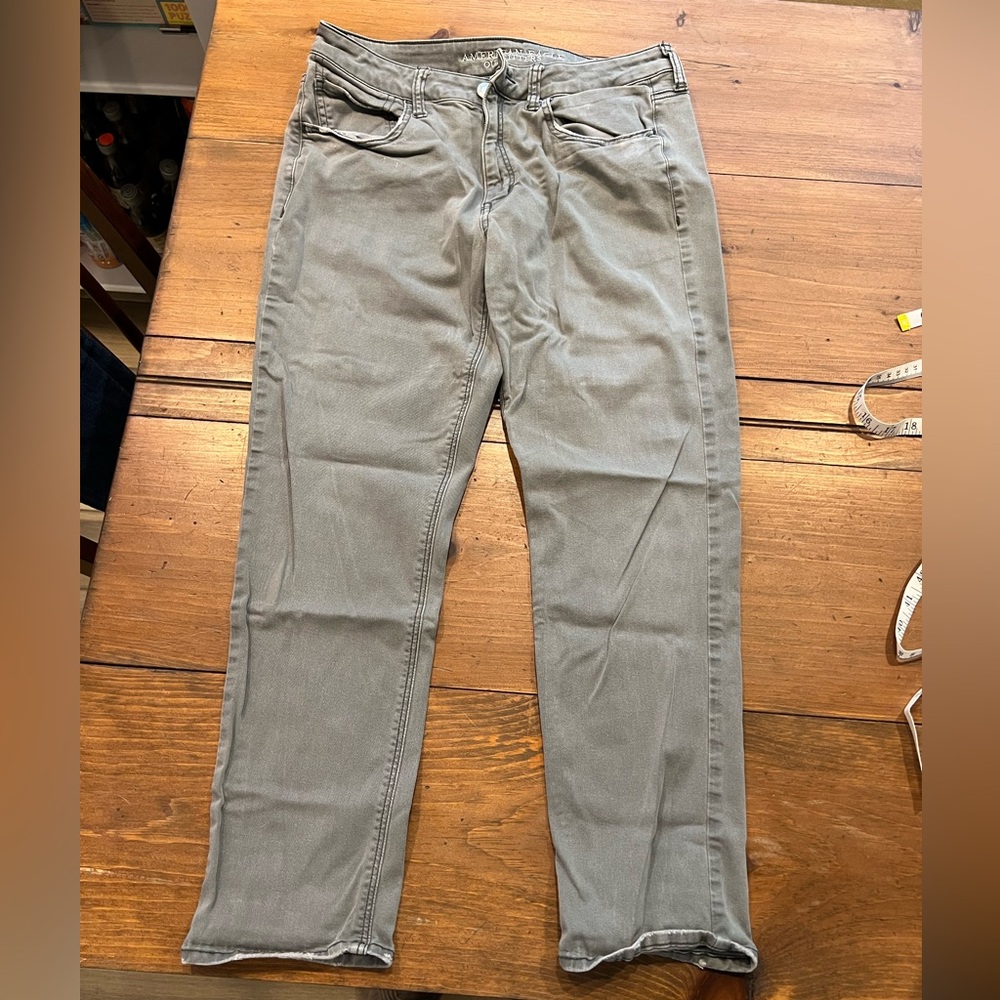 American Eagle Outfitters size 6 short Tomgirl pants in a faded gray green.